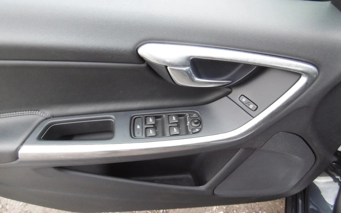 Volvo V60 cena 38900 przebieg: 274213, rok produkcji 2015 z Nowe Warpno małe 781